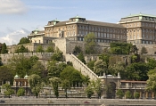 A múzeum épülete a Duna felől